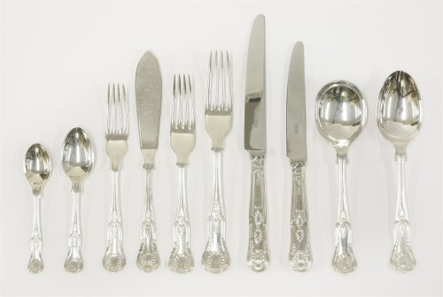 Lot 100 - A modern silver king's pattern flatware service