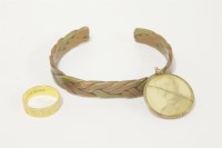 Lot 27 - A 22ct gold wedding ring