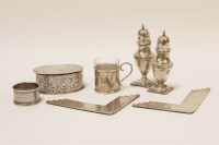 Lot 88 - An embossed silver trinket box
