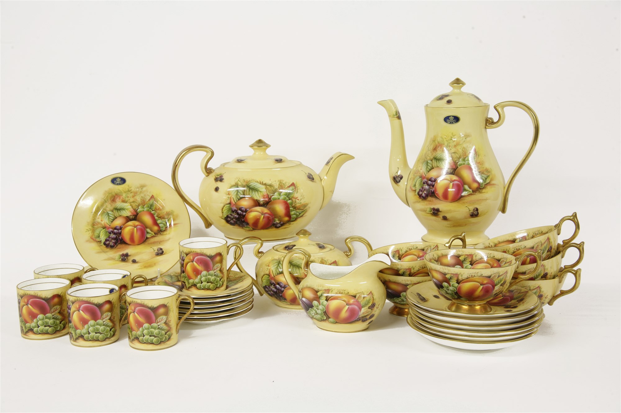 Lot 261 - An Aynsley 'Orchard Gold' coffee and tea