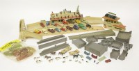 Lot 116 - Hornby dublo metal station and platform