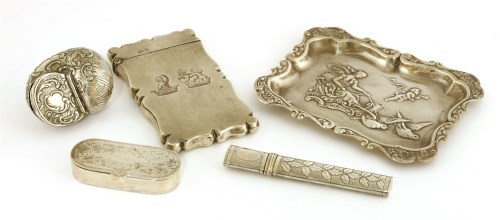 Lot 56 - A mixed lot of silver items