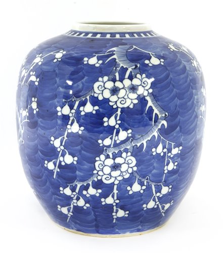 Lot 130 - A Chinese blue and white jar
