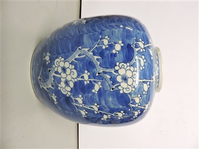 Lot 130 - A Chinese blue and white jar