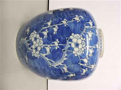 Lot 130 - A Chinese blue and white jar