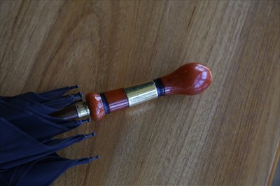 Lot 32 - AN UMBRELLA BELONGING TO VISCOUNTESS ASTOR MP
