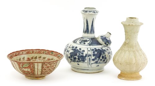 Lot 37 - A blue and white kendi, a qingbai vase and a Vietnamese bowl