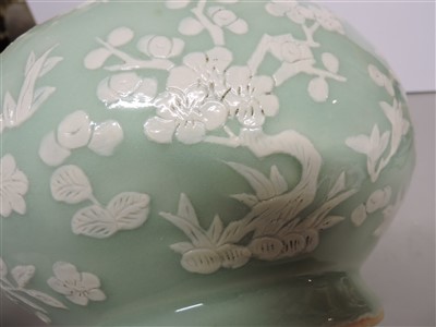 Lot 103 - A Chinese bottle vase