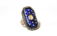 Lot 8 - A Georgian diamond and enamel plaque ring, c.1800