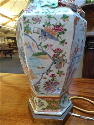 Lot 51 - A Chinese famille verte vase table lamp
