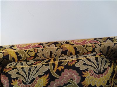 Lot 580 - A large Knole settee