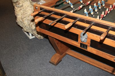 Lot 18 - FOOTBALL GAME TABLE