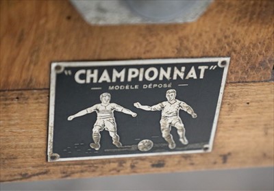 Lot 18 - FOOTBALL GAME TABLE
