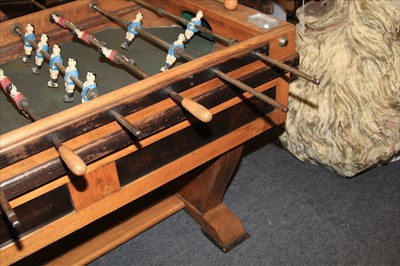 Lot 18 - FOOTBALL GAME TABLE