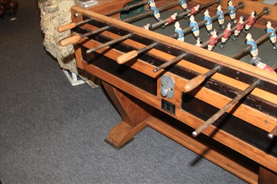 Lot 18 - FOOTBALL GAME TABLE