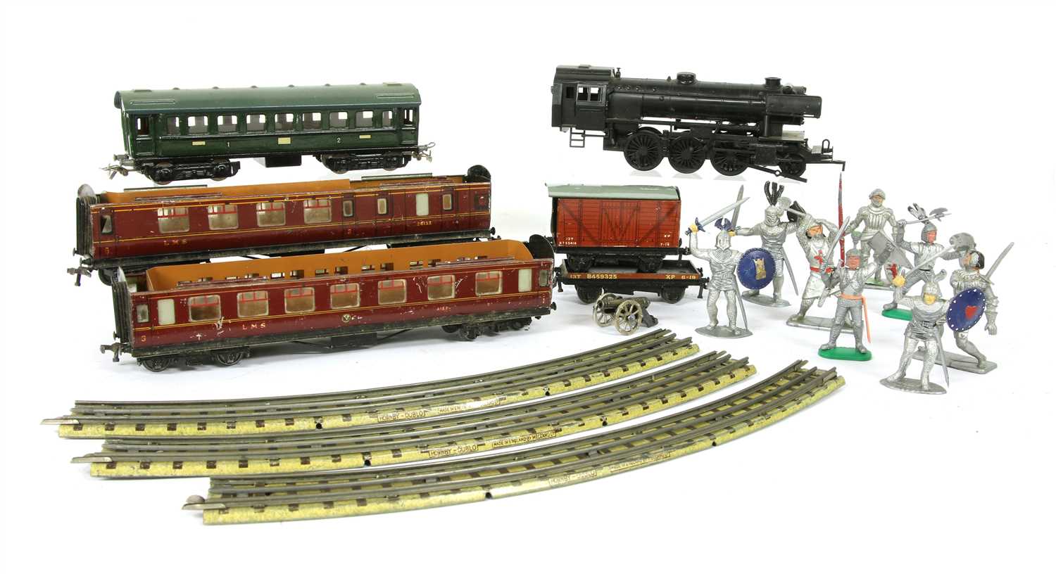 Lot 1165 - A Marklin tin plate German train set