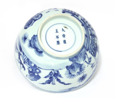Lot 112 - A Chinese blue and white bowl
