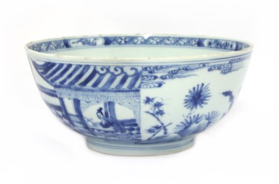 Lot 112 - A Chinese blue and white bowl