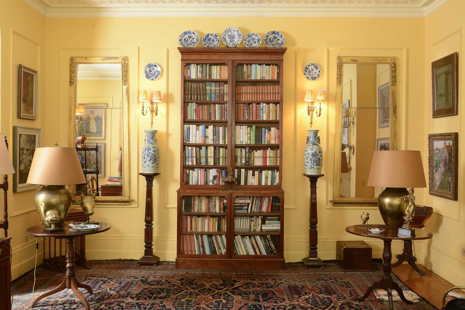 Lot 105 - A pair of gilt pier mirrors