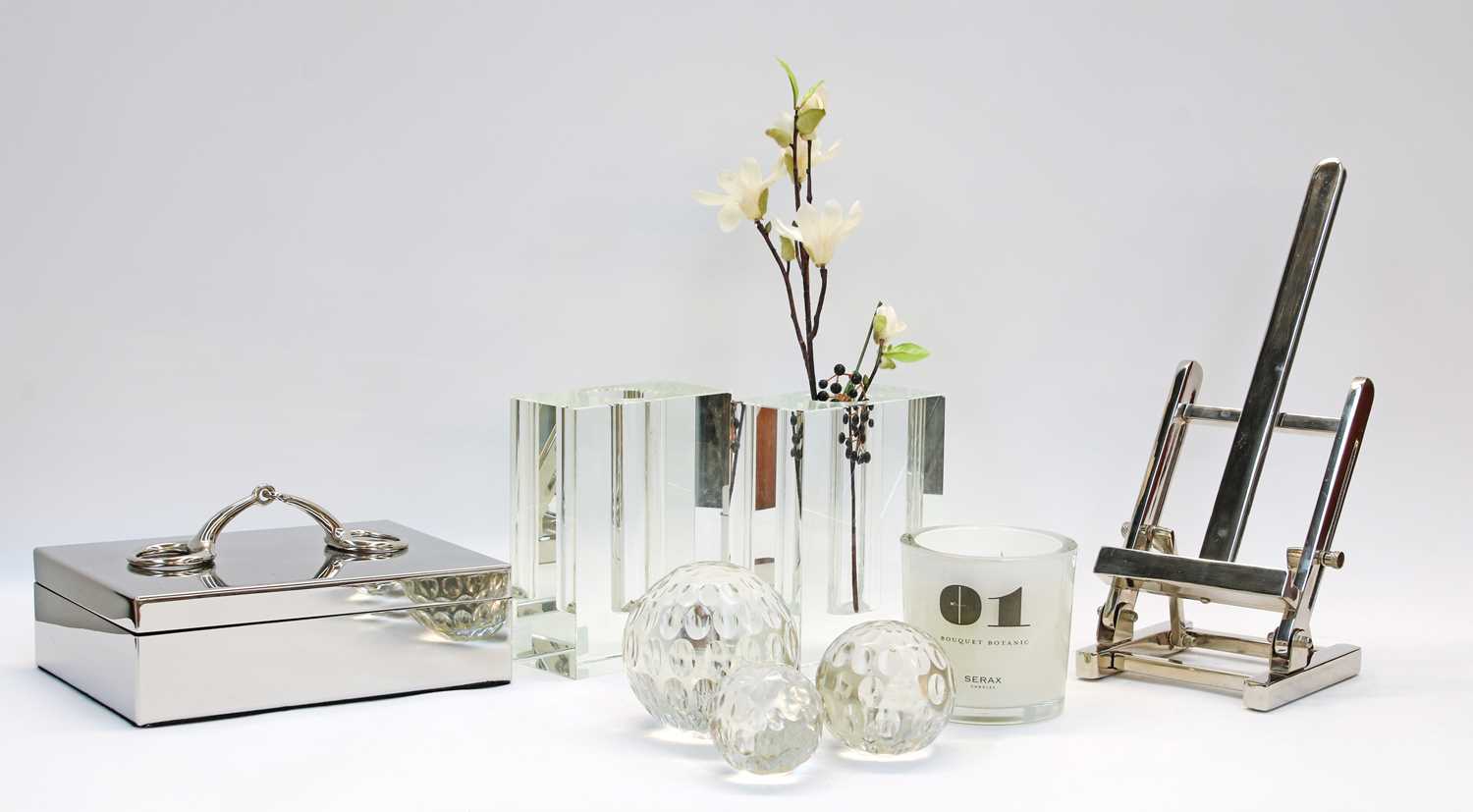 Lot 176 - Decorative items