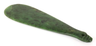 Lot 905 - A Maori mere pounamu hand club