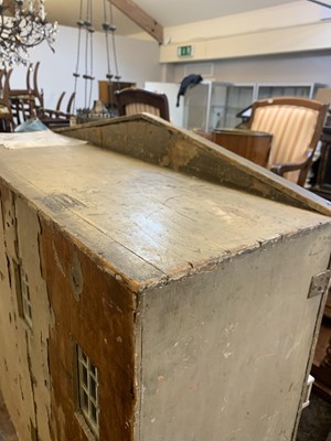 Lot 274 - A fine Regency doll's house
