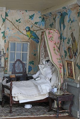 Lot 274 - A fine Regency doll's house