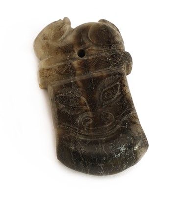 Lot 112 - A Chinese jade pendant