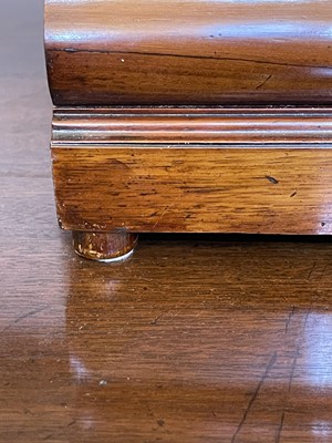 Lot 63 - A mahogany cased bracket clock