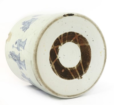 Lot 28 - A Chinese blue and white brush pot