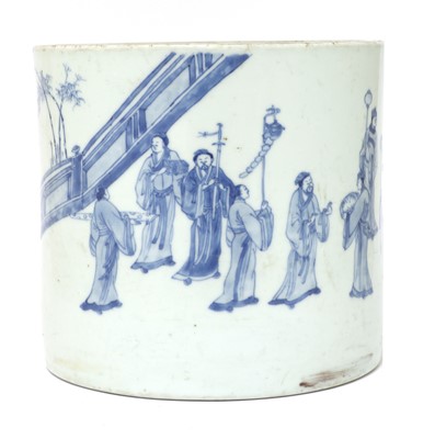 Lot 28 - A Chinese blue and white brush pot
