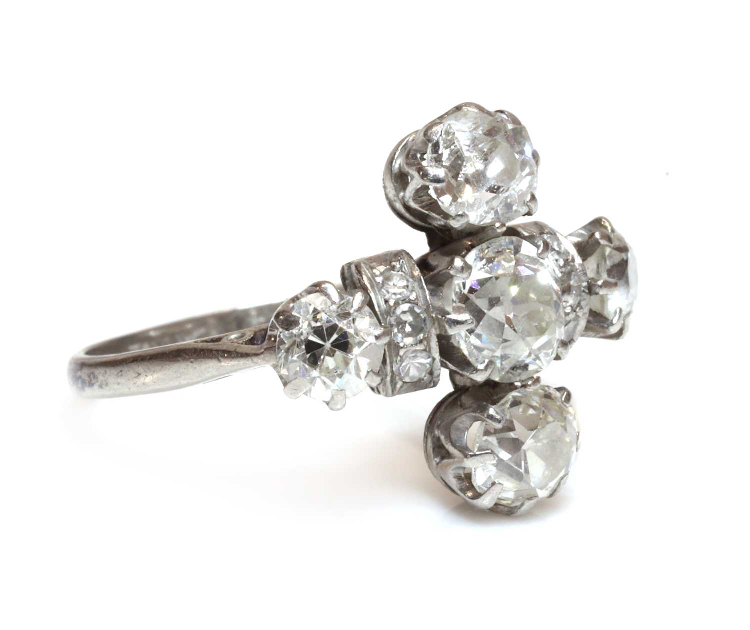 Lot 90 - A five stone diamond cruciform ring