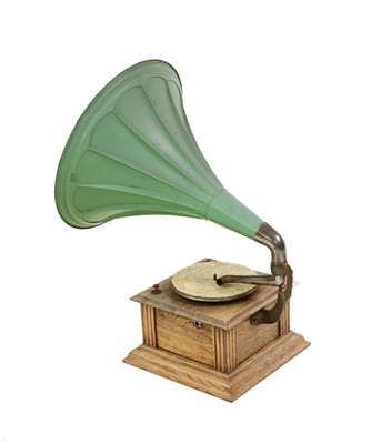Lot 17 - Regal Gramophone