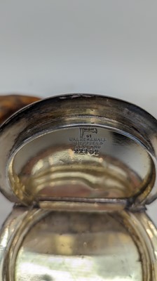 Lot 23 - A tabletop rams horn snuff mull