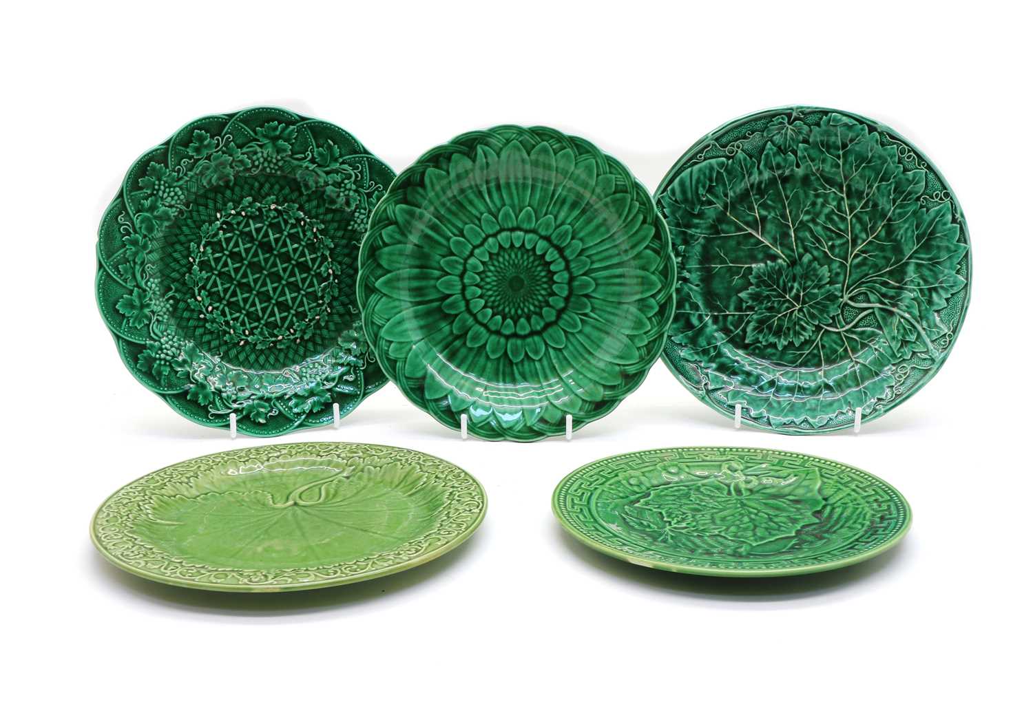 Lot 96 - A collection of Majolica pottery cabinet plates