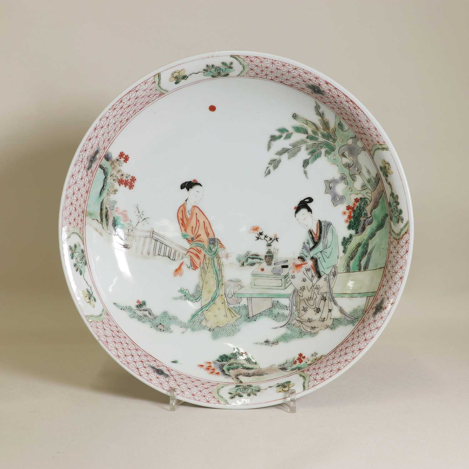 Lot 46 - A Chinese famille verte plate