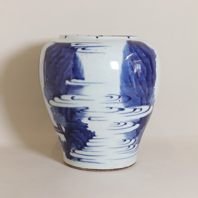 Lot 18 - A Chinese blue and white vase