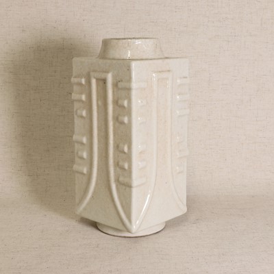Lot 68 - A Chinese cong vase