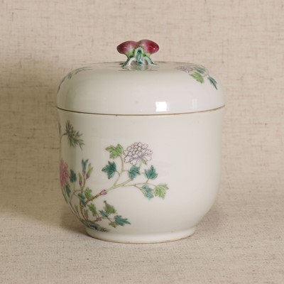 Lot 65 - A Chinese famille rose bowl and cover