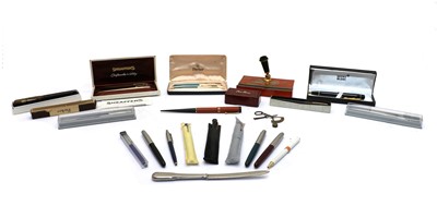 Lot 313 - A collection of pens