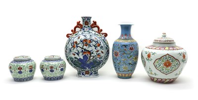 Lot 92 - A collection of Chinese porcelain