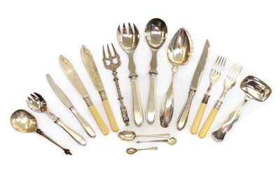 Lot 38 - A collection of flatware