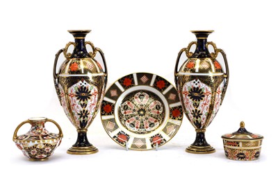 Lot 243 - A collection of Royal Crown Derby 'Imari' pattern porcelain