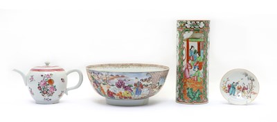 Lot 110 - A collection of Chinese porcelain