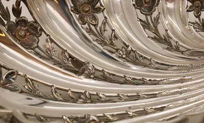 Lot 37 - A silver shell dish