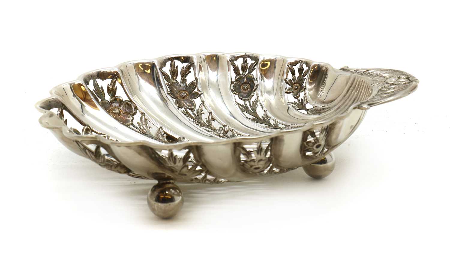 Lot 37 - A silver shell dish