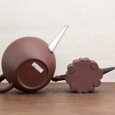 Lot 41 - A Chinese Yixing zisha stoneware teapot