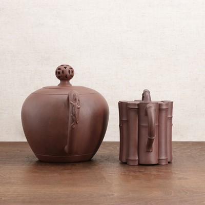 Lot 41 - A Chinese Yixing zisha stoneware teapot