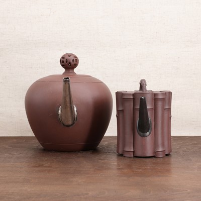 Lot 41 - A Chinese Yixing zisha stoneware teapot