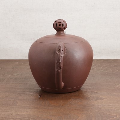 Lot 41 - A Chinese Yixing zisha stoneware teapot